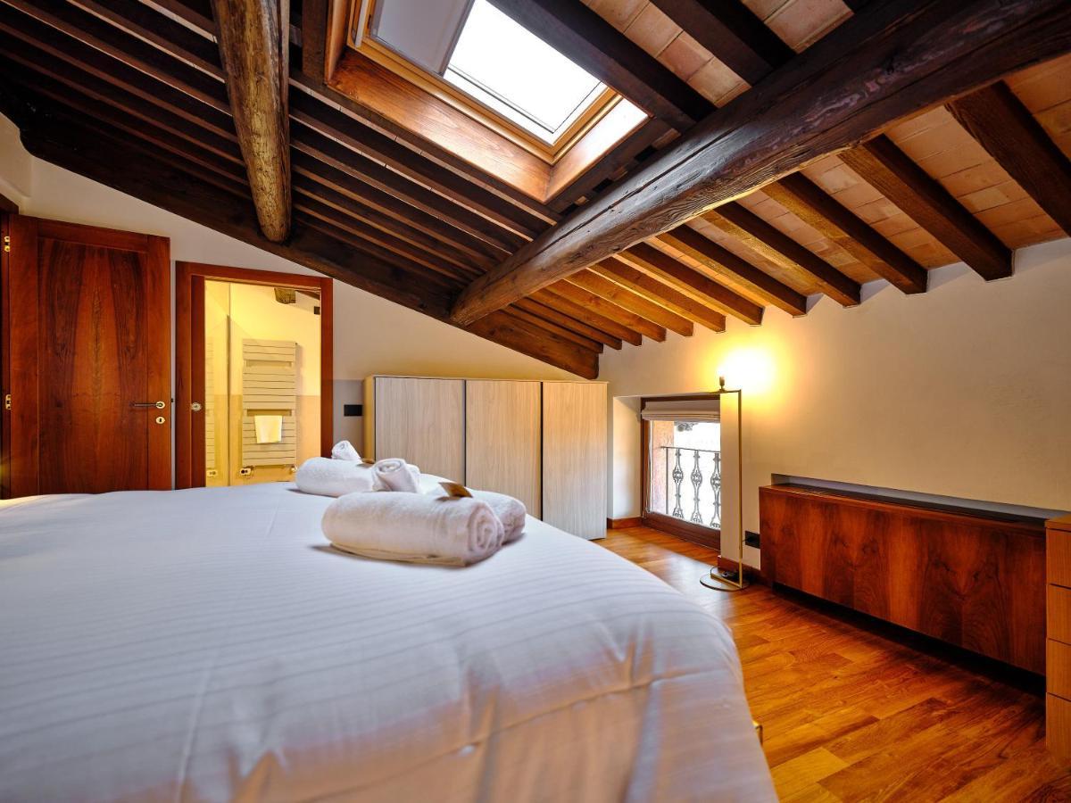 Apartmentsarena - Residenza Degli Scaligeri - Piazza Erbe Verona Exterior photo
