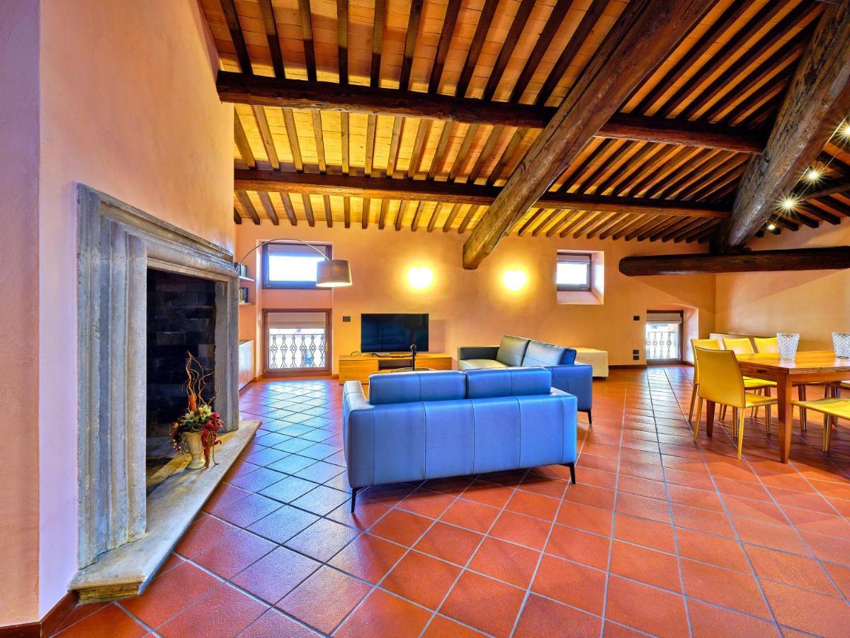 Apartmentsarena - Residenza Degli Scaligeri - Piazza Erbe Verona Exterior photo