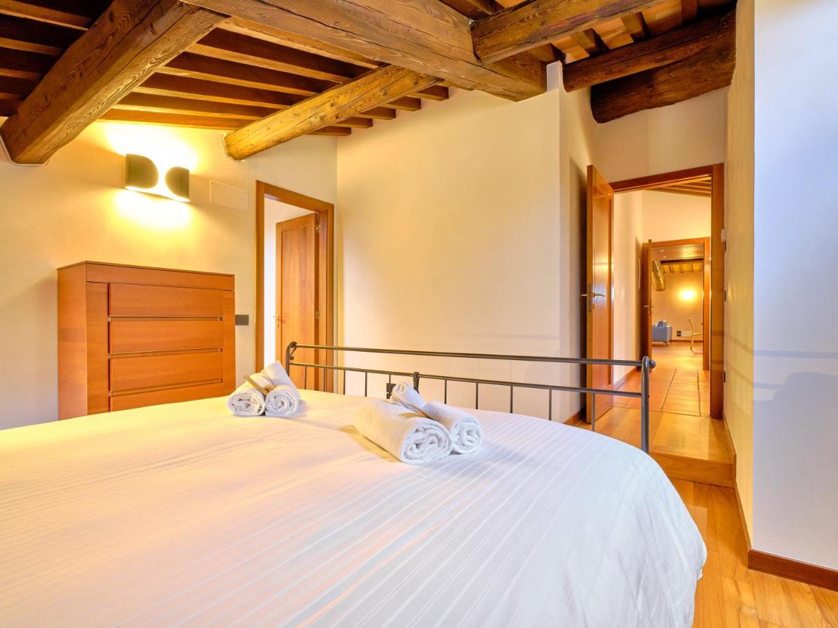 Apartmentsarena - Residenza Degli Scaligeri - Piazza Erbe Verona Exterior photo